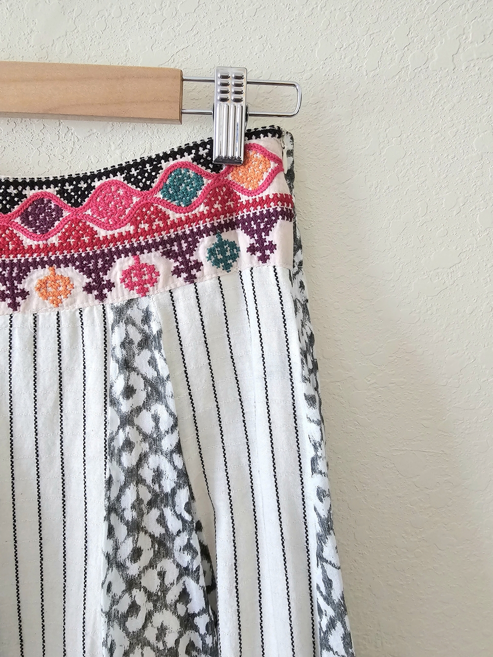 Boho Maxi Skirt with Embroidered Pink Waistband - White & Black Pattern - Picture 5 of 16